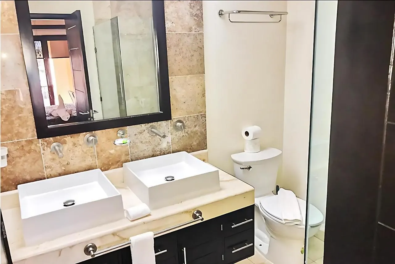 Faro 201 Beachfront Apartment With Ocean View, Close To 5Th Av プレヤデルカーメン